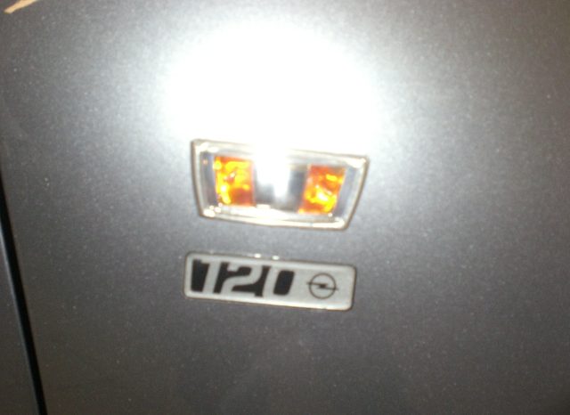 CIMG8997-640x466 Opel Corsa 1.2 5 porte  120° anniversario BICOLORE (ADATTA PER NEOPATENTATI)