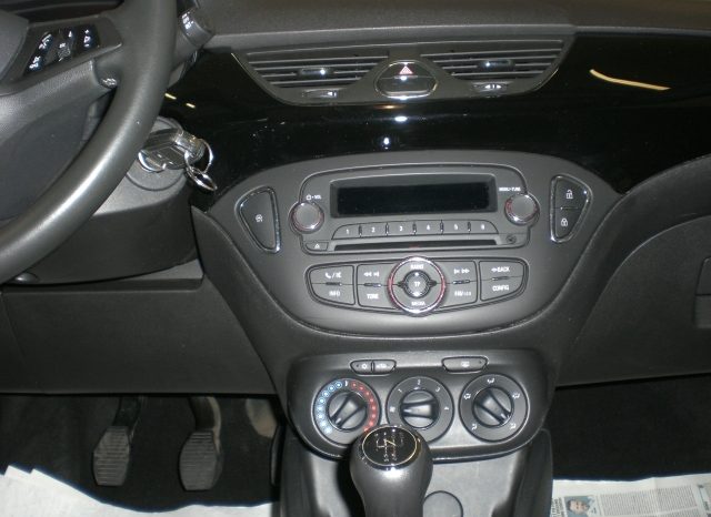 CIMG9002-640x466 Opel Corsa 1.2 5 porte  120° anniversario BICOLORE (ADATTA PER NEOPATENTATI)