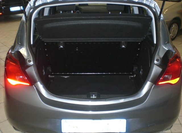 CIMG9005-640x466 Opel Corsa 1.2 5 porte  120° anniversario BICOLORE (ADATTA PER NEOPATENTATI)